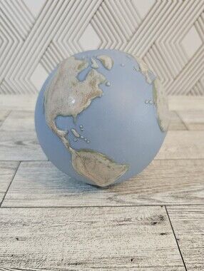 Lladro Porcelain Paperweight Globe Figure #6138